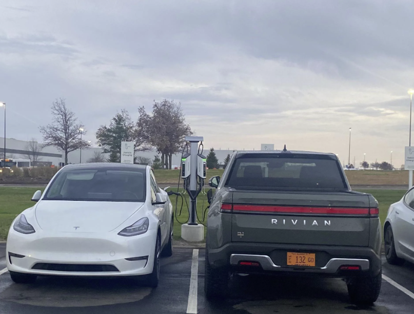 The Tesla Model Y compare to the Rivian R1S? Which one is the BEST