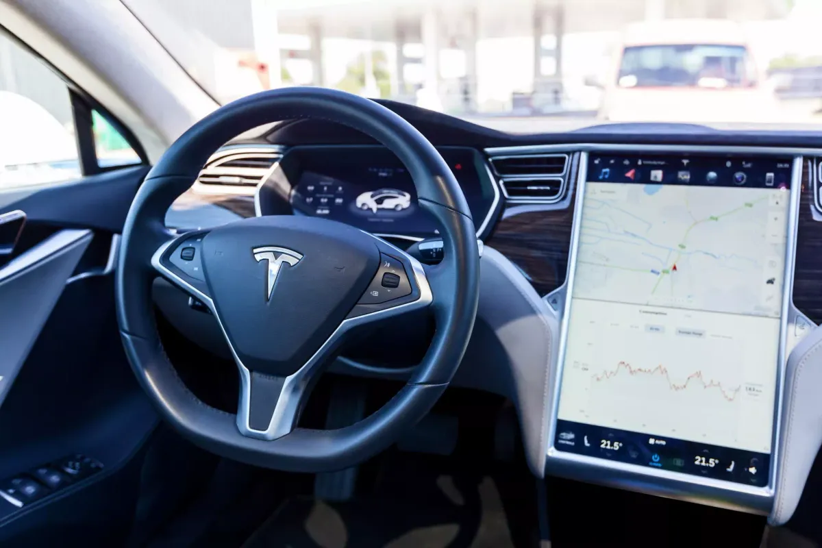 Tesla Is an impressive EV : Full of Self-Driven feature