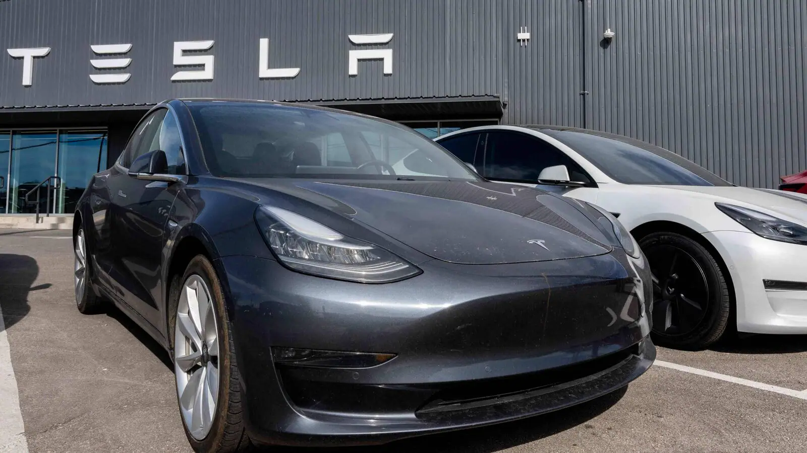 Tesla Model Y Tax Credit 2023 in USA